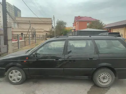 Volkswagen Passat 1993 года за 1 200 000 тг. в Атырау – фото 3