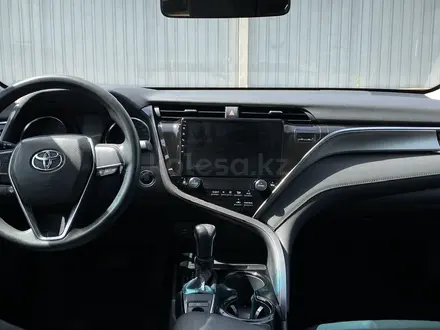 Toyota Camry 2019 года за 10 500 000 тг. в Караганда – фото 14