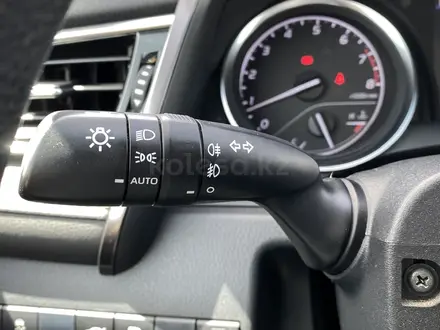 Toyota Camry 2019 года за 10 500 000 тг. в Караганда – фото 18