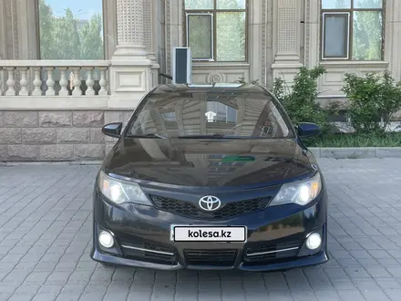 Toyota Camry 2014 года за 6 600 000 тг. в Актобе – фото 9
