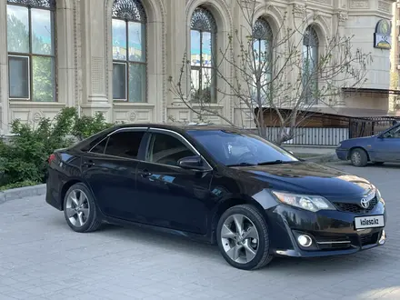 Toyota Camry 2014 года за 6 600 000 тг. в Актобе – фото 8