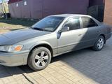 Toyota Camry 2000 года за 3 200 000 тг. в Астана – фото 2