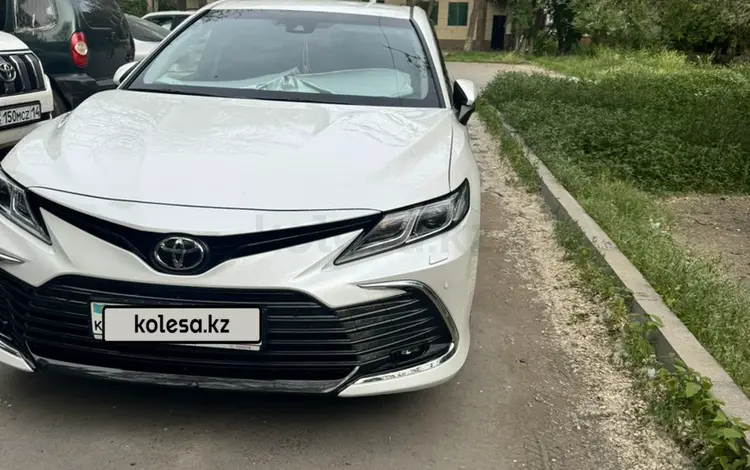 Toyota Camry 2023 годаfor19 500 000 тг. в Павлодар