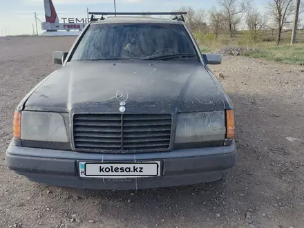 Mercedes-Benz E 300 1992 года за 500 000 тг. в Караганда – фото 2