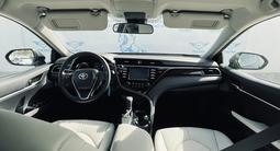 Toyota Camry 2019 годаfor11 800 000 тг. в Актау – фото 4