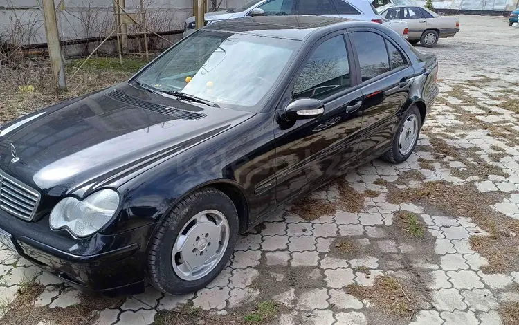 Mercedes-Benz C 200 2001 года за 3 200 000 тг. в Петропавловск