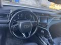 Toyota Camry 2018 года за 11 500 000 тг. в Семей – фото 2