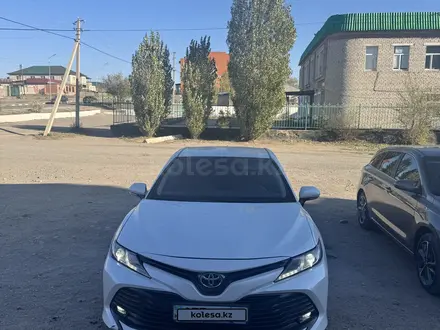 Toyota Camry 2018 года за 11 500 000 тг. в Семей