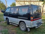 Mitsubishi Delica 1996 годаfor2 200 000 тг. в Алматы