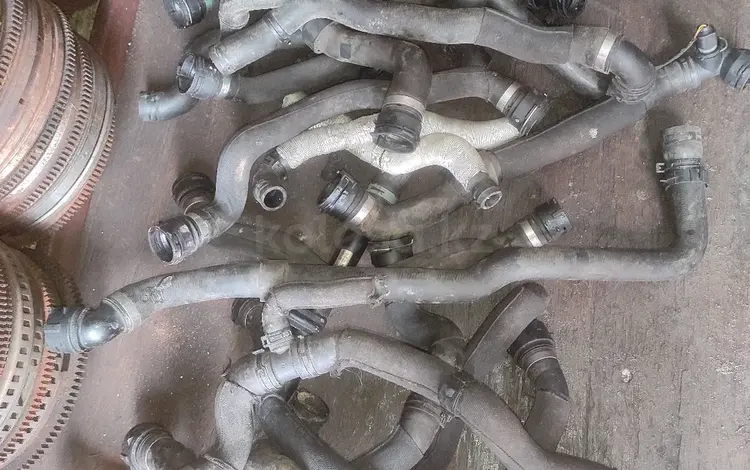 Патрубки системы охлаждения Audi за 5 000 тг. в Алматы