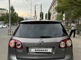 Volkswagen Golf Plus 2007 года за 2 700 000 тг. в Атырау – фото 2