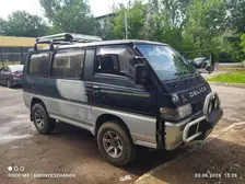 Mitsubishi Delica, 1994