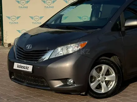 Toyota Sienna 2017 года за 14 490 000 тг. в Алматы – фото 2