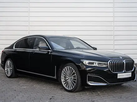 BMW 740 2019 года за 29 500 000 тг. в Астана – фото 2