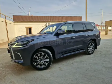 Lexus LX 570 2016 года за 31 500 000 тг. в Актау