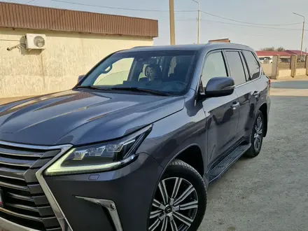 Lexus LX 570 2016 года за 31 500 000 тг. в Актау – фото 2