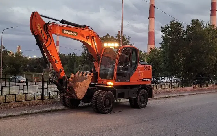 Doosan  DX140W 2010 года за 24 000 000 тг. в Шымкент