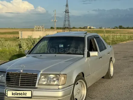 Mercedes-Benz E 220 1991 года за 2 800 000 тг. в Алматы – фото 25