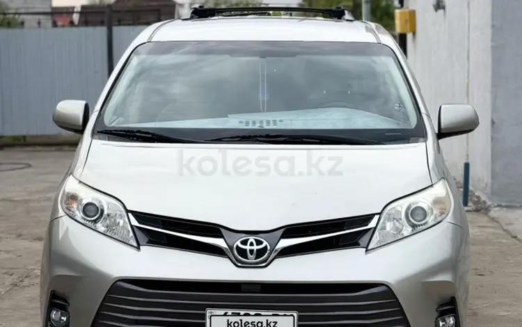 Toyota Sienna 2015 года за 9 000 000 тг. в Уральск