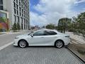 Toyota Camry 2021 года за 17 500 000 тг. в Астана – фото 3