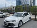 Toyota Camry 2021 года за 17 500 000 тг. в Астана – фото 2