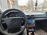Mercedes-Benz E 220 1995 года за 1 660 000 тг. в Усть-Каменогорск – фото 4