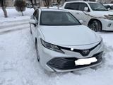 Toyota Camry 2020 года за 14 500 000 тг. в Караганда – фото 3