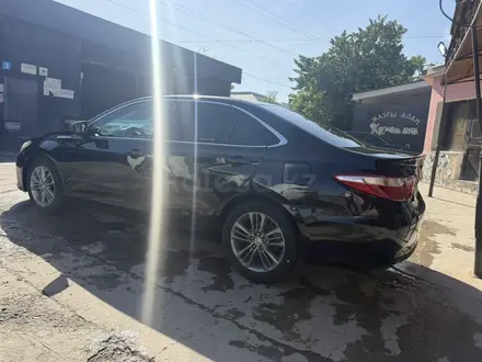 Toyota Camry 2015 года за 8 800 000 тг. в Шымкент – фото 3