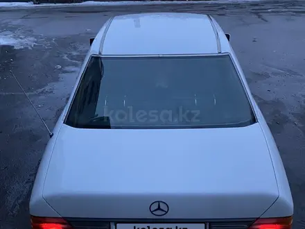 Mercedes-Benz E 400 1993 года за 3 600 000 тг. в Алматы