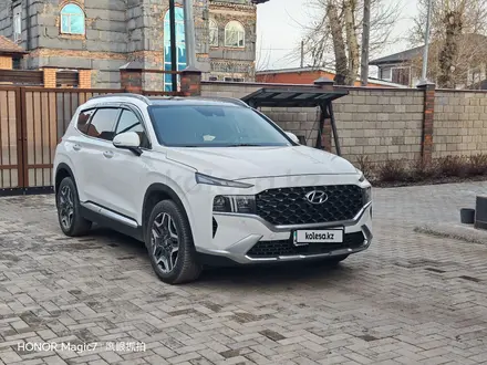 Hyundai Santa Fe 2023 года за 17 300 000 тг. в Караганда