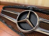 Рещетка на радиатор Mercedes C — класса, W 205 за 38 000 тг. в Алматы – фото 2