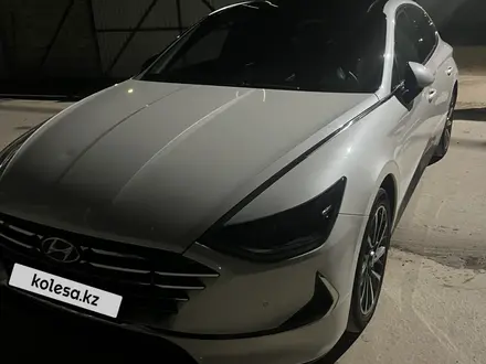 Hyundai Sonata 2022 года за 11 300 000 тг. в Астана