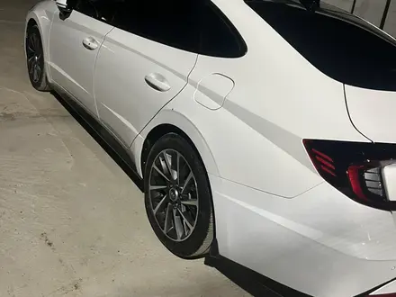 Hyundai Sonata 2022 года за 11 300 000 тг. в Астана – фото 2