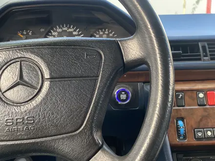 Mercedes-Benz E 320 1993 года за 2 500 000 тг. в Уральск – фото 26