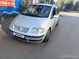 Volkswagen Sharan 2002 годаүшін2 600 000 тг. в Петропавловск