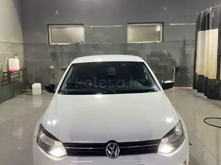 Volkswagen Polo 2014 года за 2 000 000 тг. в Атырау – фото 6