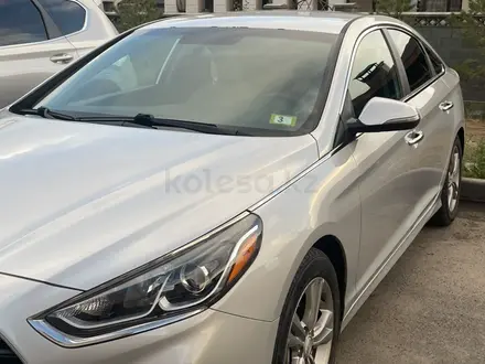 Hyundai Sonata 2017 года за 9 500 000 тг. в Астана – фото 2