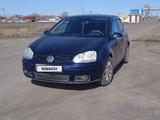 Volkswagen Golf 2005 годаүшін2 800 000 тг. в Абай (Абайский р-н)