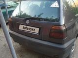 Volkswagen Golf 1993 годаүшін900 000 тг. в Актобе – фото 2