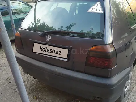Volkswagen Golf 1993 года за 900 000 тг. в Актобе – фото 2