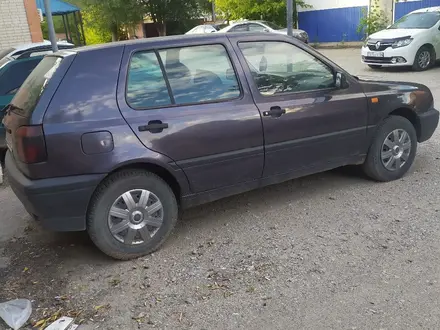 Volkswagen Golf 1993 года за 900 000 тг. в Актобе – фото 4