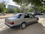 Mercedes-Benz E 200 1991 годаfor1 500 000 тг. в Караганда