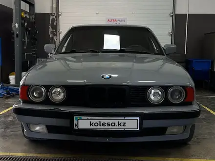 BMW 525 1990 года за 1 200 000 тг. в Актау