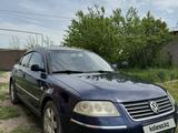 Volkswagen Passat 2002 года за 2 000 000 тг. в Каргалы – фото 2