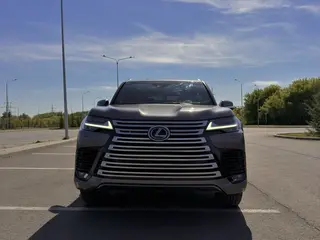 Lexus LX 600