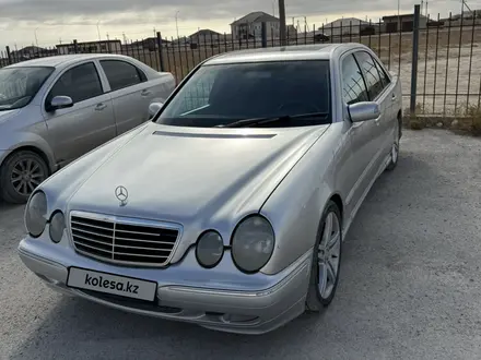 Mercedes-Benz E 320 2000 года за 5 000 000 тг. в Жанаозен – фото 3