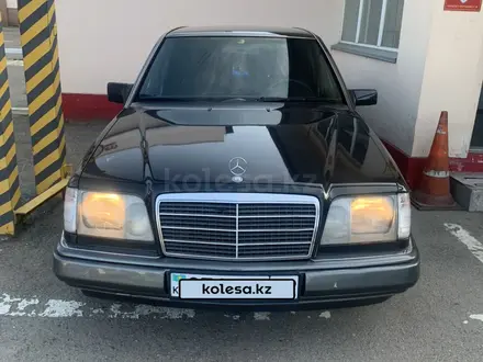 Mercedes-Benz E 200 1994 года за 2 200 000 тг. в Алматы – фото 4
