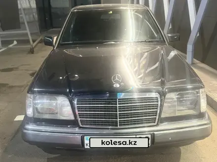 Mercedes-Benz E 200 1994 года за 2 200 000 тг. в Алматы – фото 3