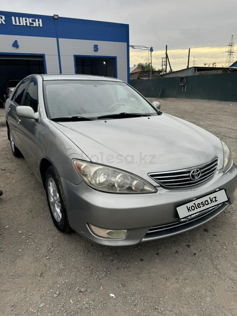 Toyota Camry 2004 г.