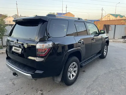 Toyota 4Runner 2015 года за 13 500 000 тг. в Атырау – фото 4